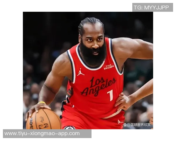 哈登火力全开半场表现惊艳独得22分助球队掌控比赛节奏